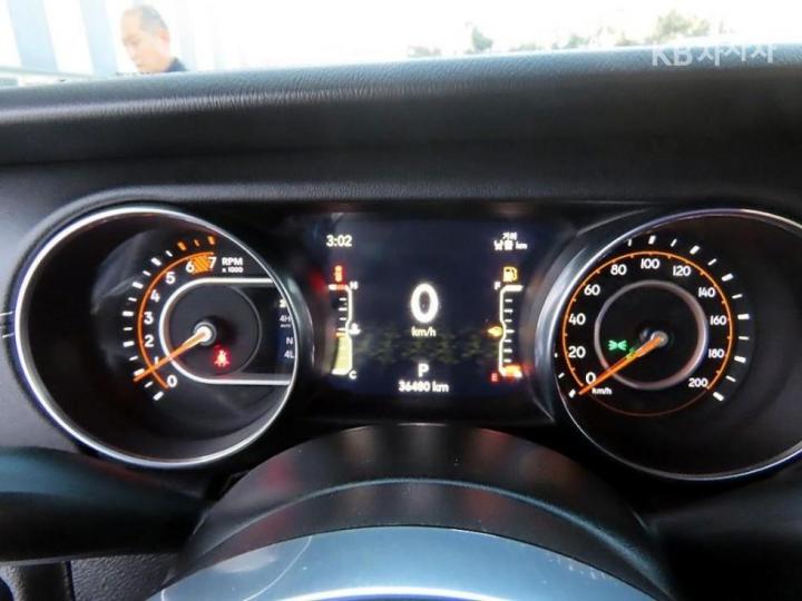 Jeep Wrangler JL 2.0 Overland 4 Duo Power Top Base Type — фото 5