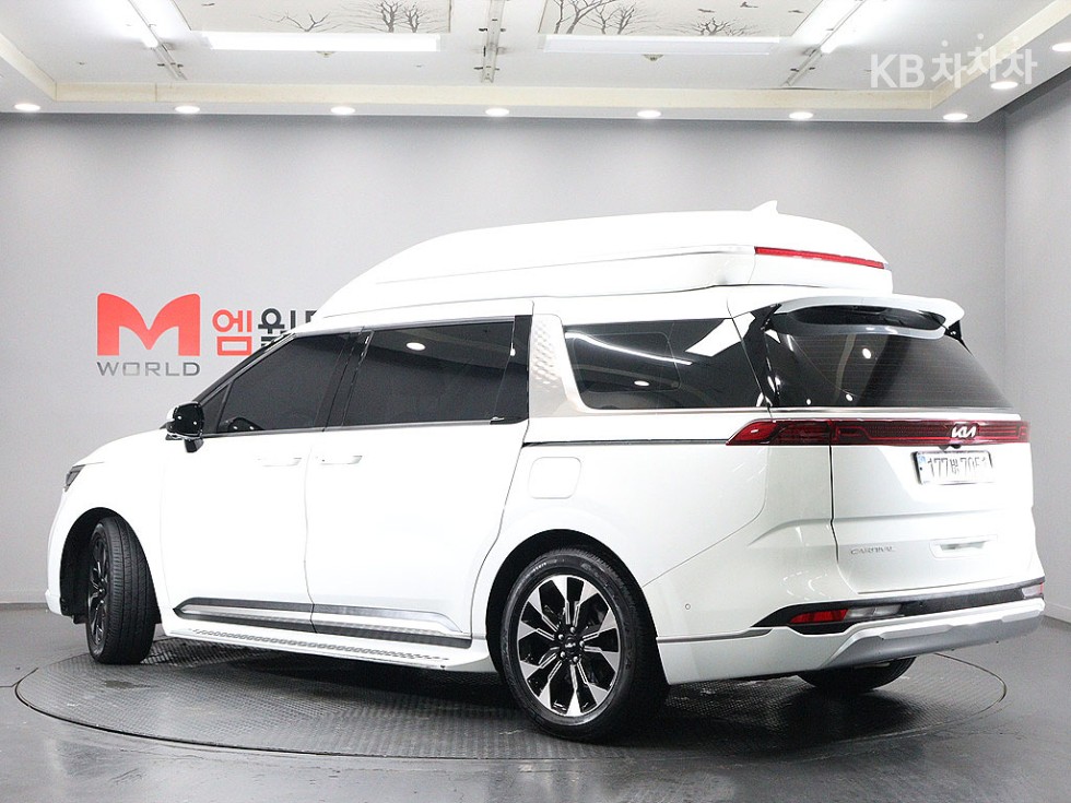 2023 - kia carnival