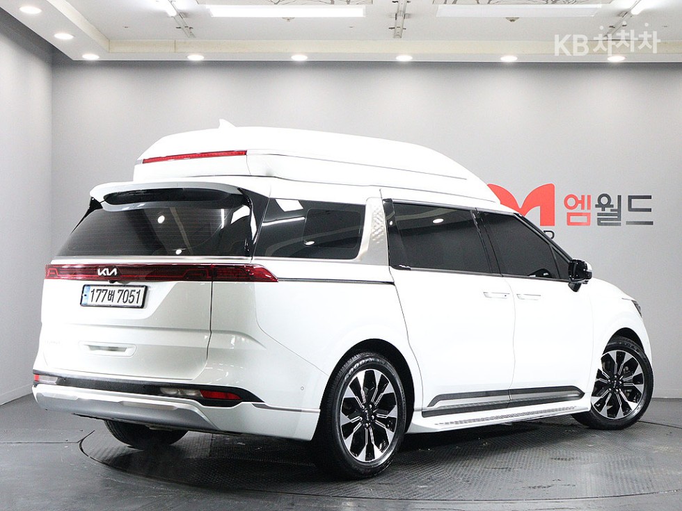 2023 - kia carnival
