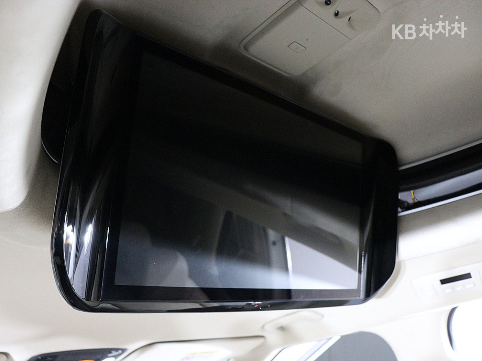 2023 - kia carnival