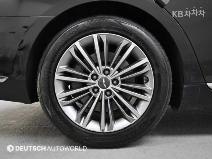 Genesis EQ900 3.8 GDI AWD Luxury 6