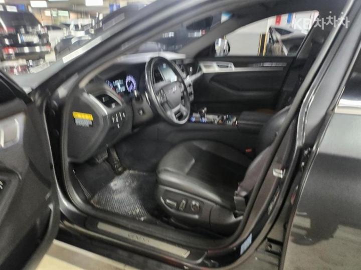 Genesis G80 3.3 GDI AWD Premium Luxury 10