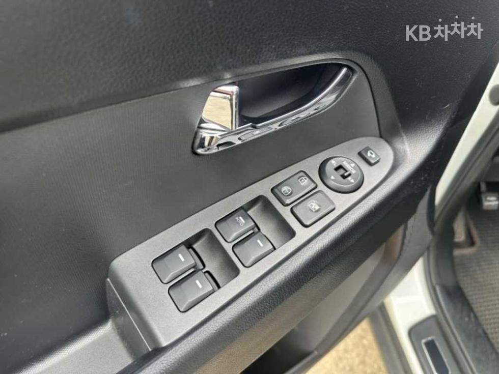 2012 - kia sportage