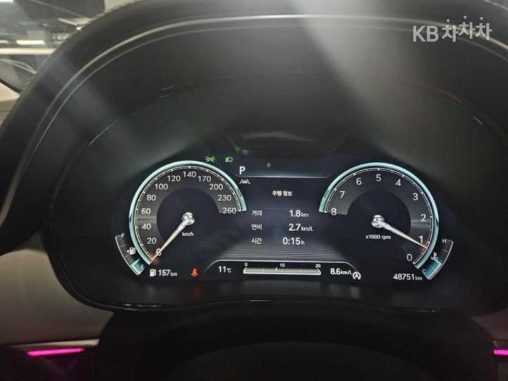 Genesis GV70 Gasoline 2.5T 2WD — фото 5