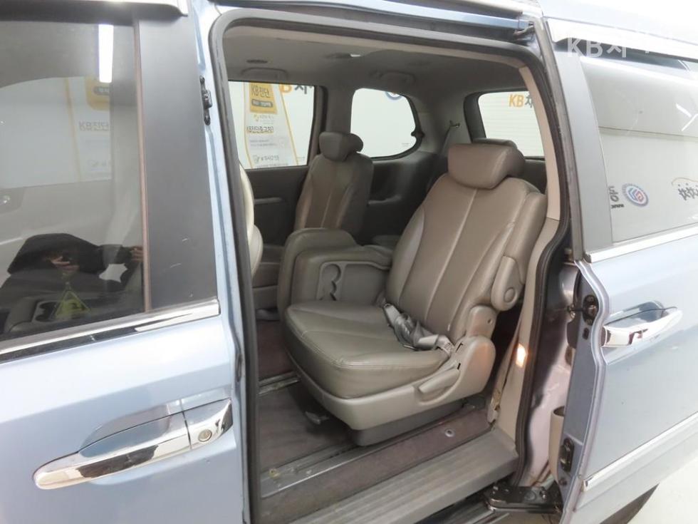2013 - kia carnival