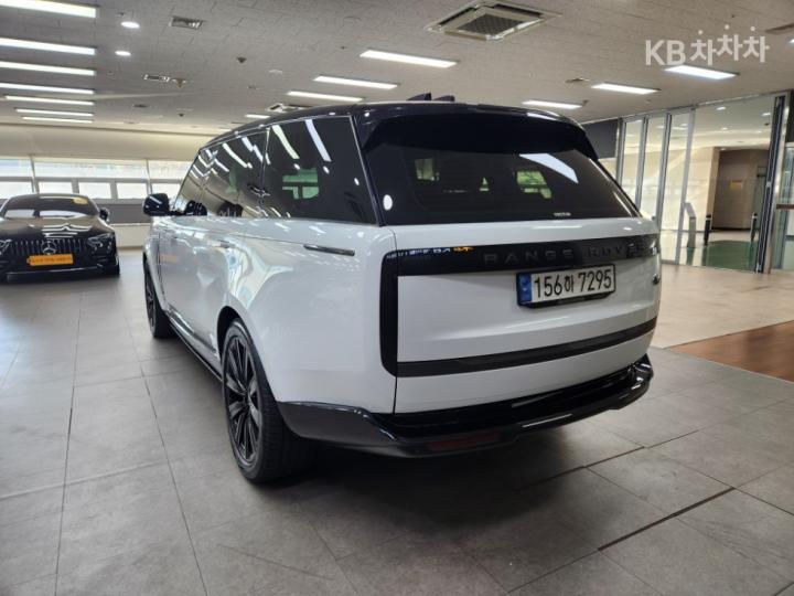 Land Rover Range Rover L460 P530 Autobiography LWB 5