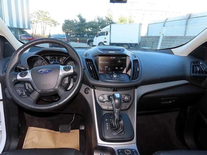Ford Escape 2.0 8