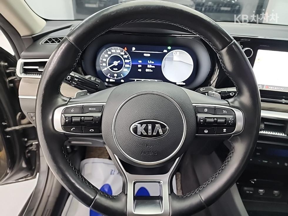 2021 - kia k5