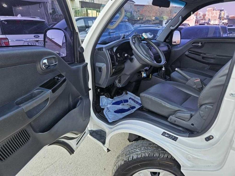 2017 - kia bongo iii