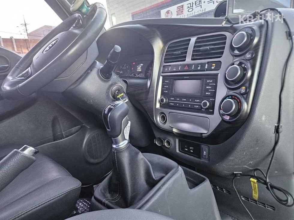 2017 - kia bongo iii
