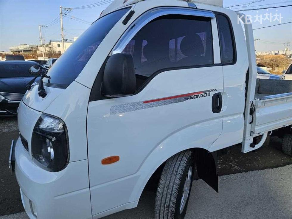 2017 - kia bongo iii