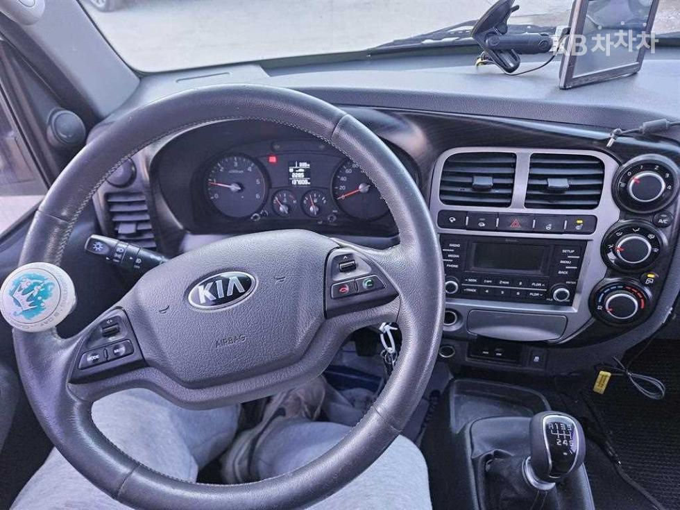 2017 - kia bongo iii