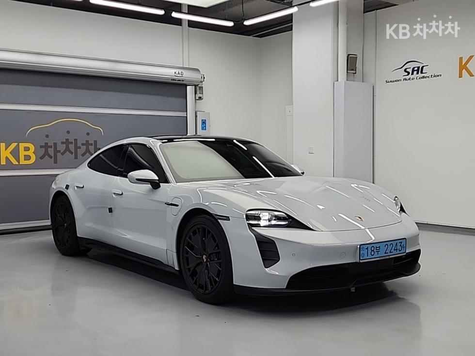 Porsche Taycan — miniaturë 4