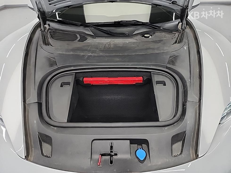 Porsche Taycan — miniaturë 5
