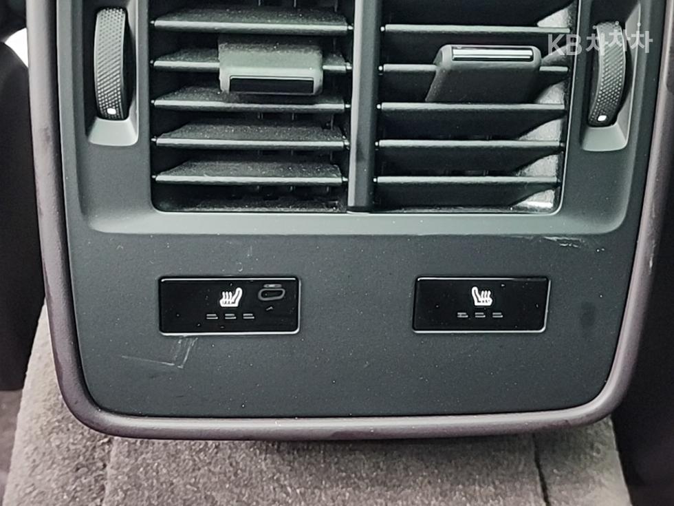 Porsche Taycan — miniaturë 13