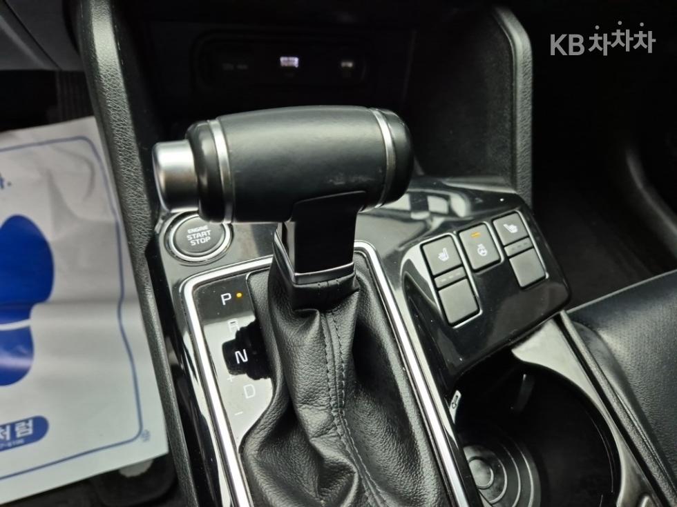 2022 - kia sportage