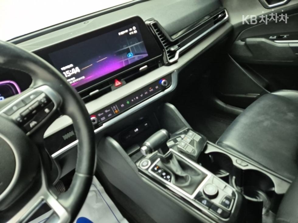 2022 - kia sportage