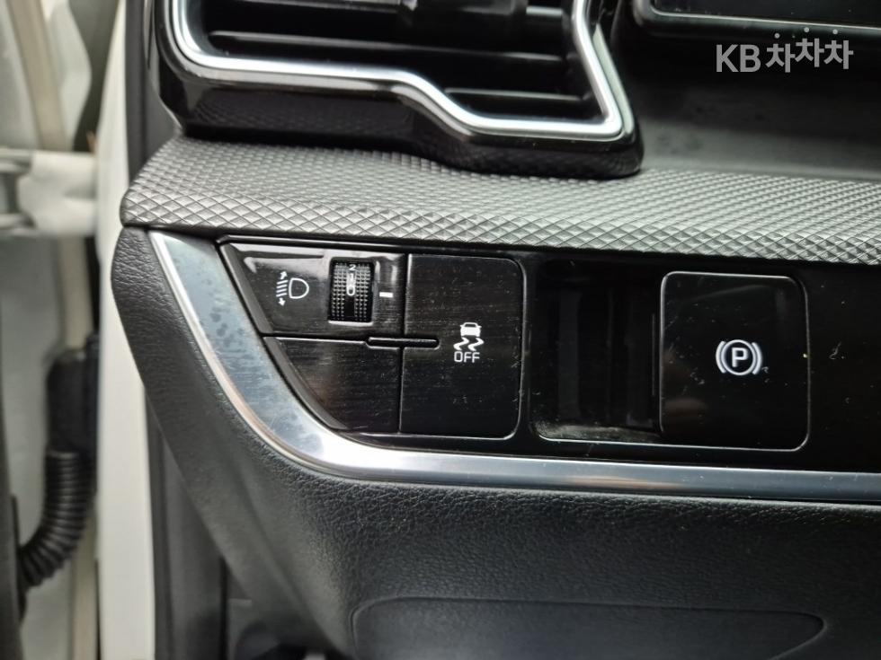 2022 - kia sportage