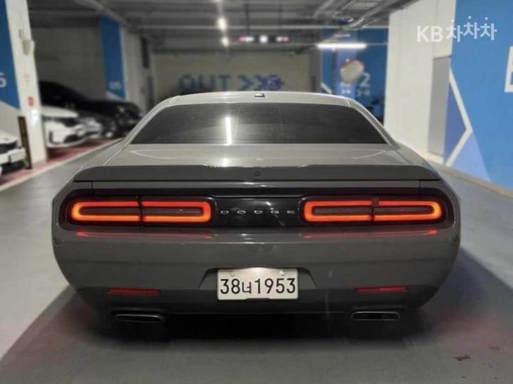 Dodge Challenger 5.7 R/ T 5