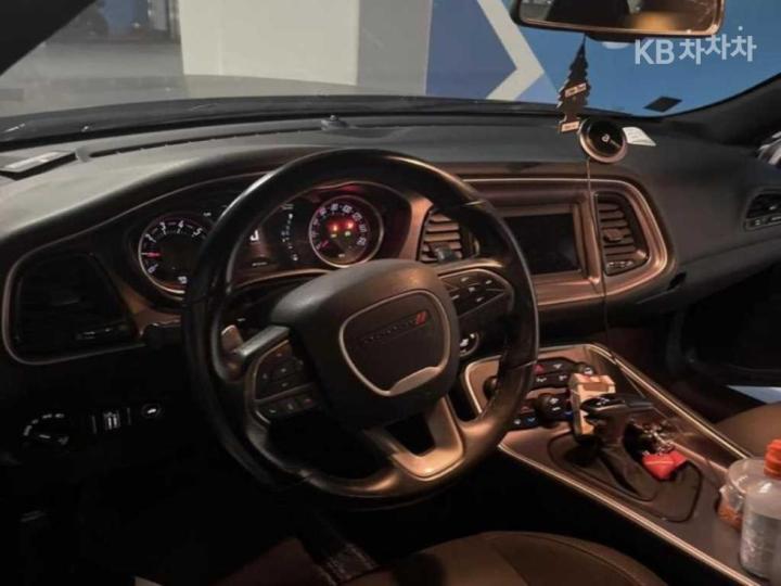 Dodge Challenger 5.7 R/ T 6