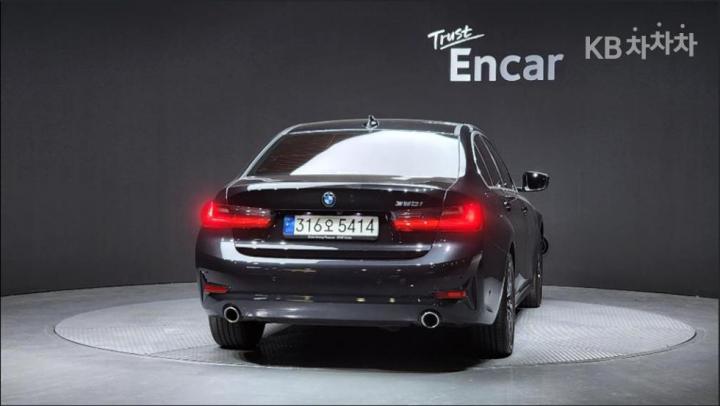 BMW 3 Series G20 320i Base Type 5