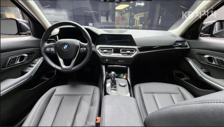 BMW 3 Series G20 320i Base Type 8