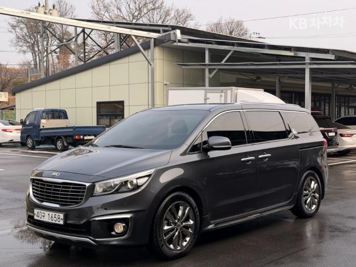 Kia Carnival 3.3 Gasoline Noblesse