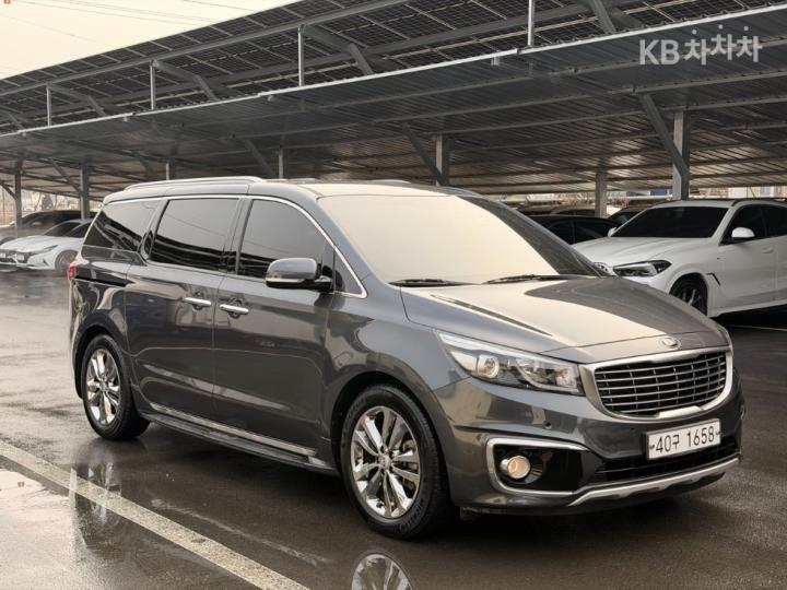 Kia Carnival 3.3 Gasoline Noblesse 4