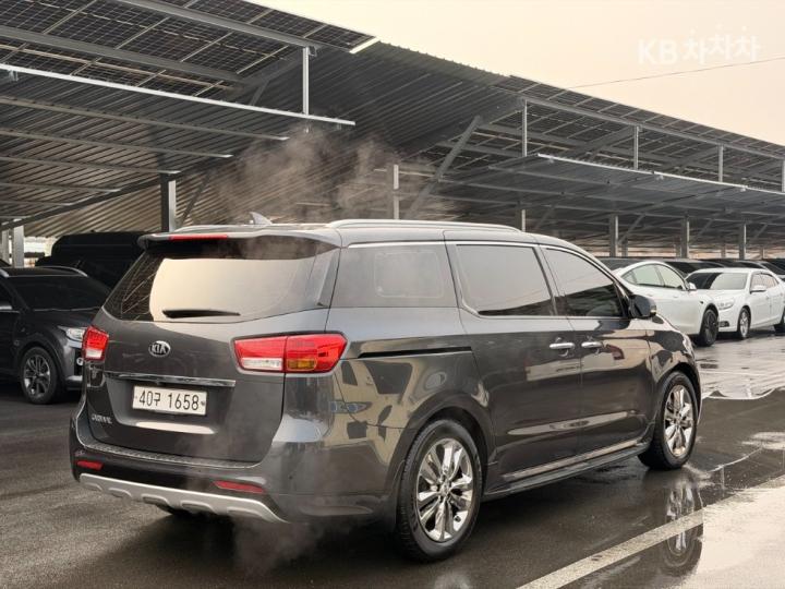Kia Carnival 3.3 Gasoline Noblesse 7