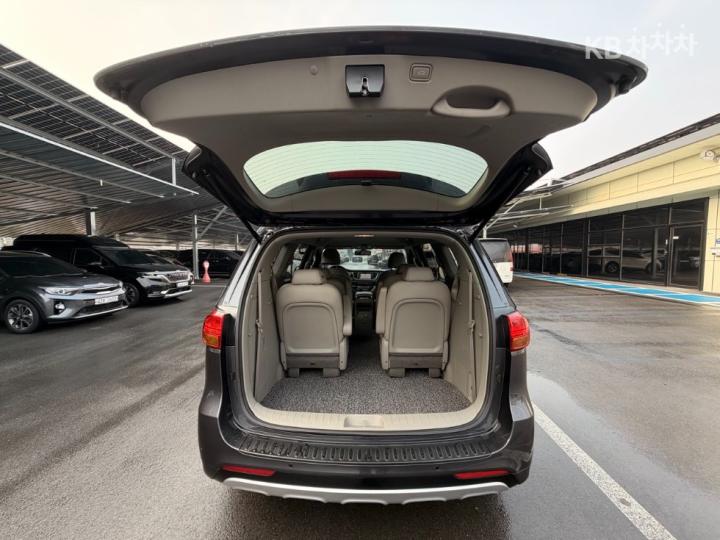 Kia Carnival 3.3 Gasoline Noblesse 10