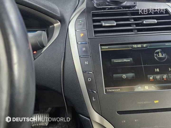 Lincoln MKZ New 2.0 Hybrid CVT Moonroof 10