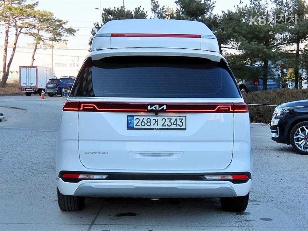 2022 - kia carnival