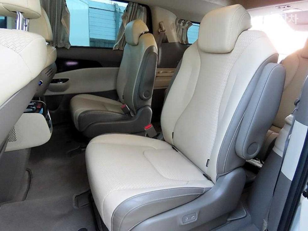 2022 - kia carnival