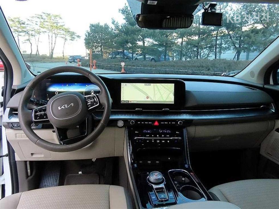 2022 - kia carnival