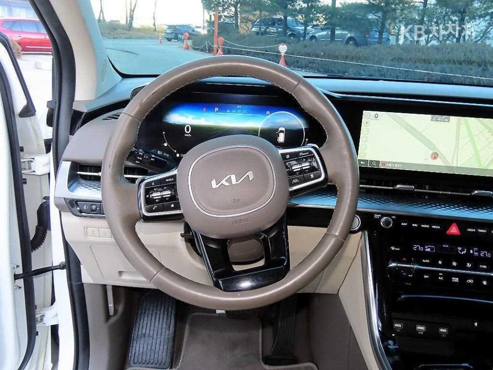 2022 - kia carnival