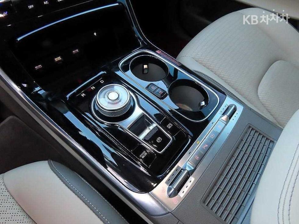 2022 - kia carnival
