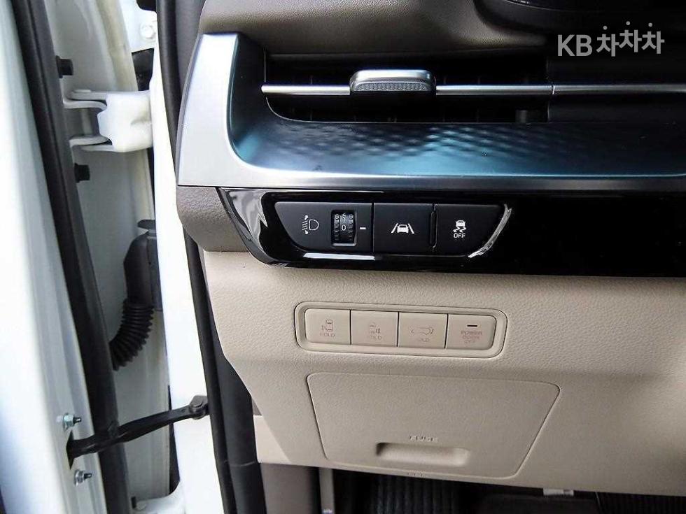 2022 - kia carnival