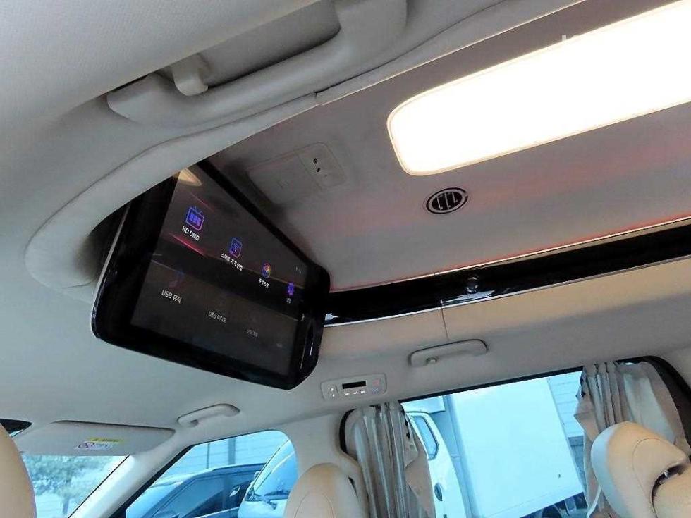 2022 - kia carnival