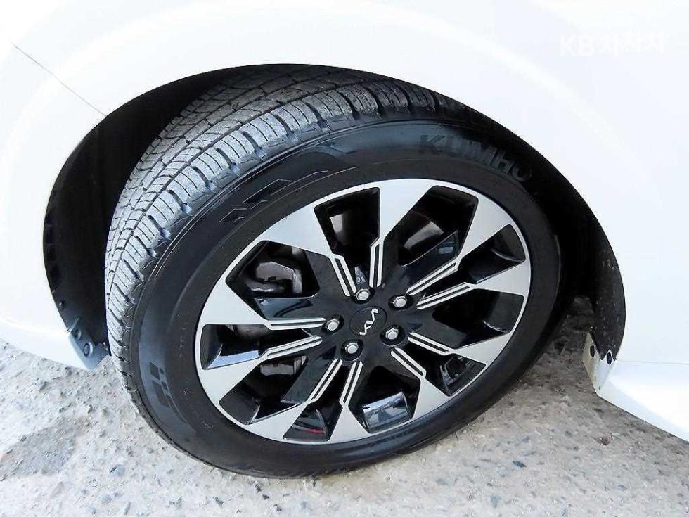 2022 - kia carnival