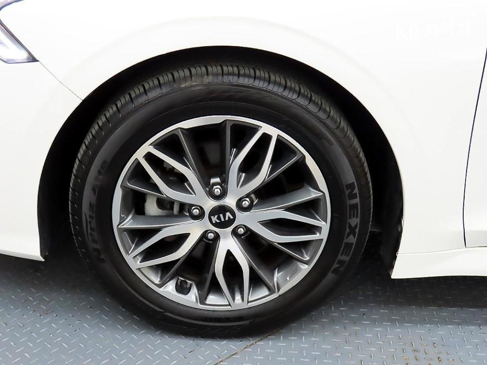 2021 - kia k5