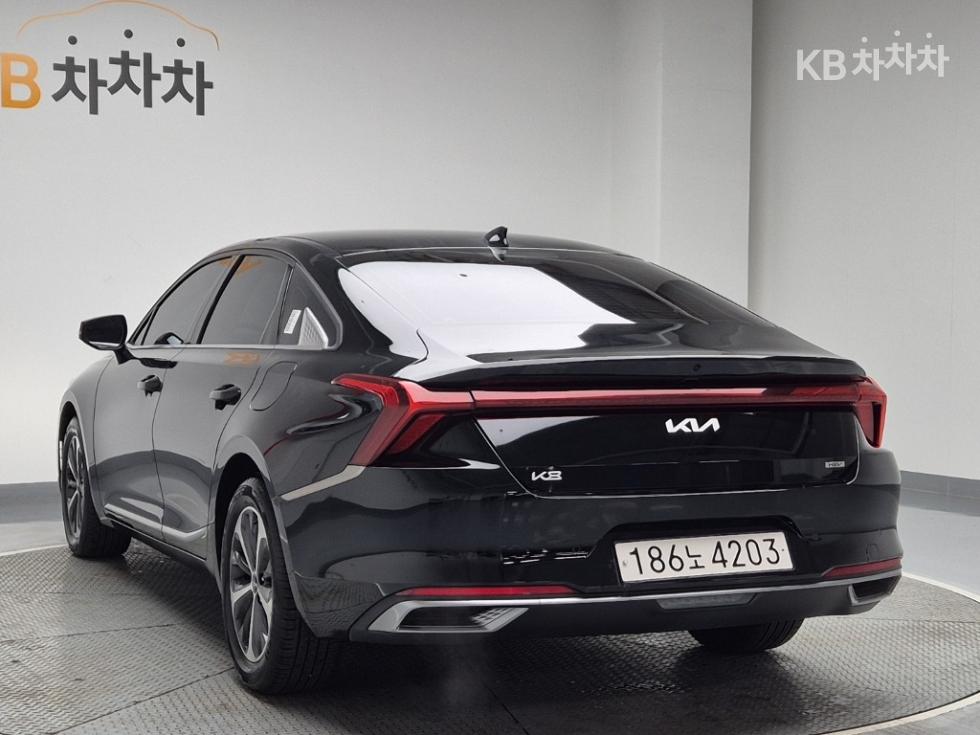 Kia K8 — miniaturë 2