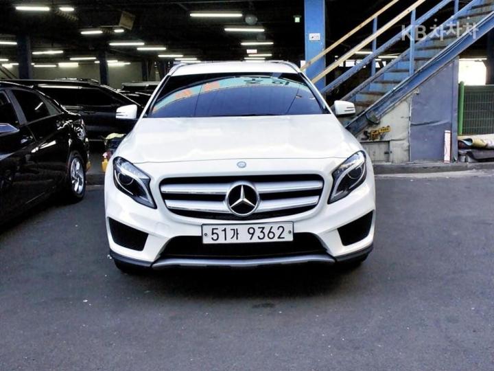 Mercedes-Benz GLA-Class X156 GLA250 4 Matic 2