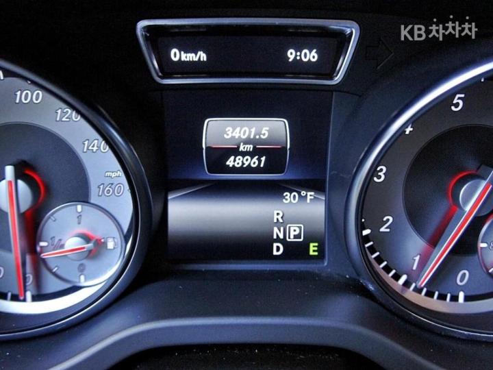 Mercedes-Benz GLA-Class X156 GLA250 4 Matic 10