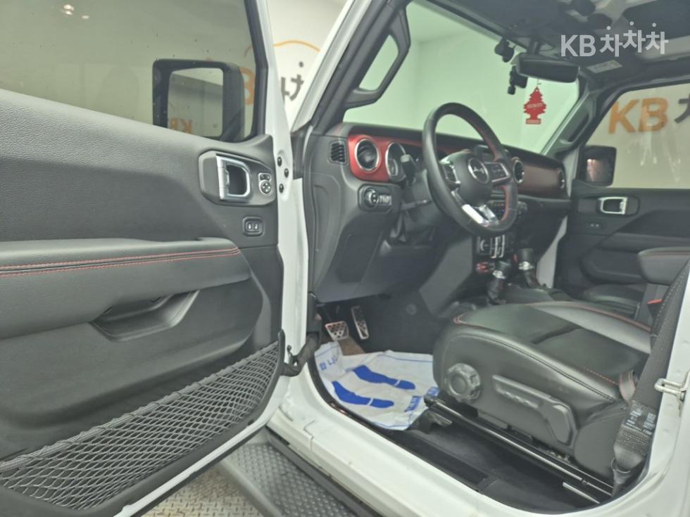 2023 - jeep wrangler