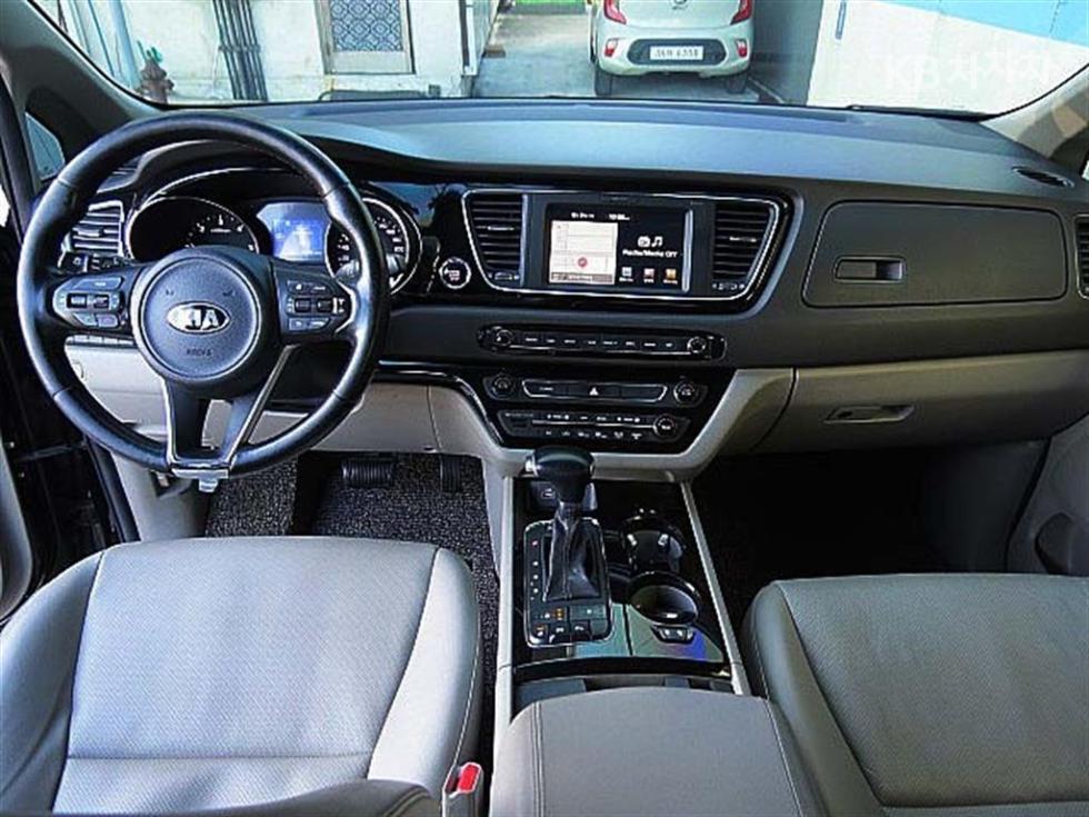 2017 - kia carnival