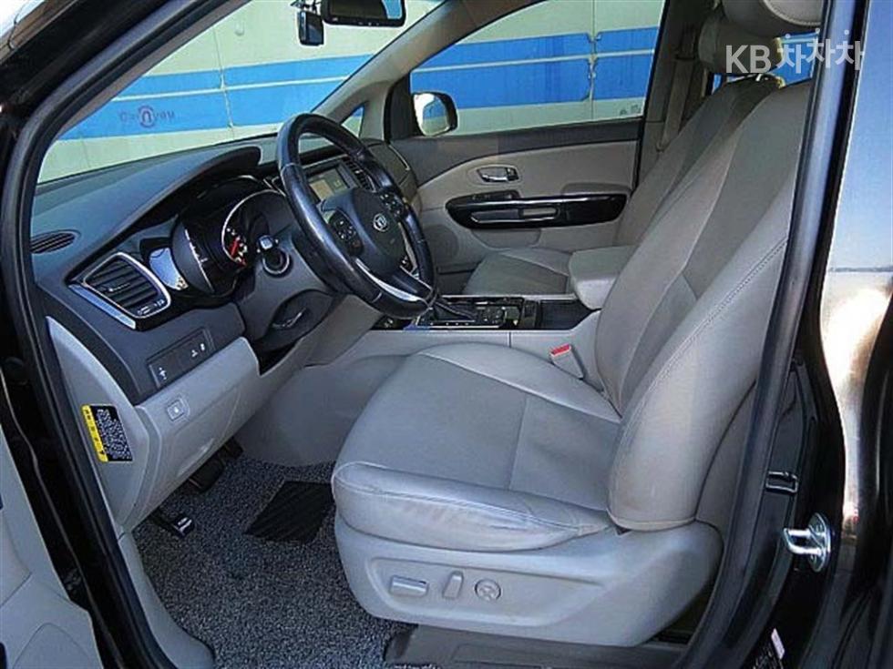 2017 - kia carnival