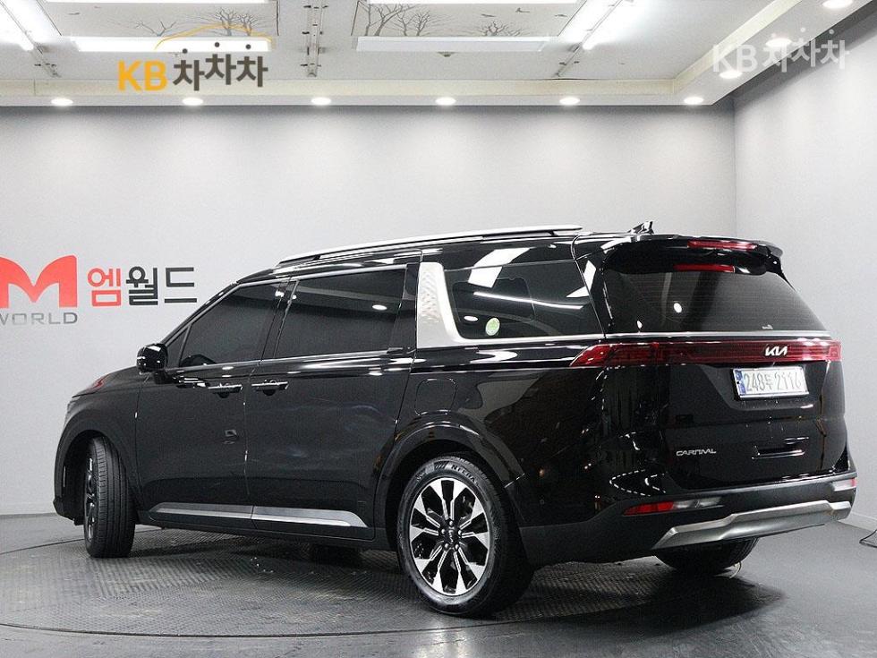 2023 - kia carnival