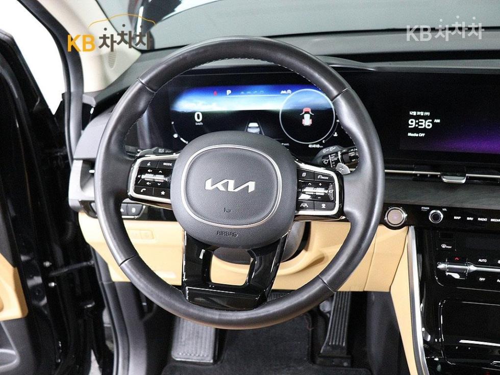 2023 - kia carnival
