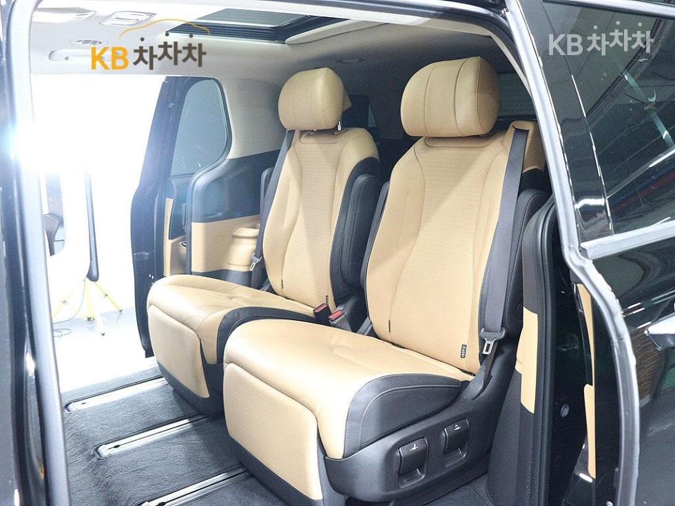 2023 - kia carnival