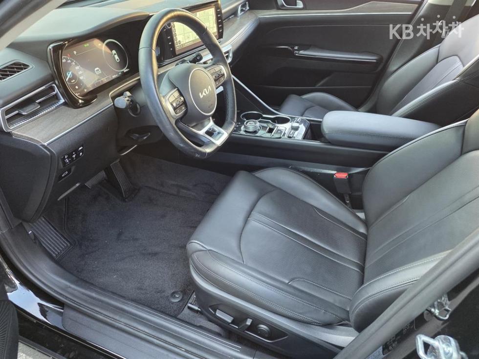 2023 - kia k5